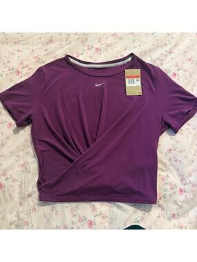 Nike Crop Top